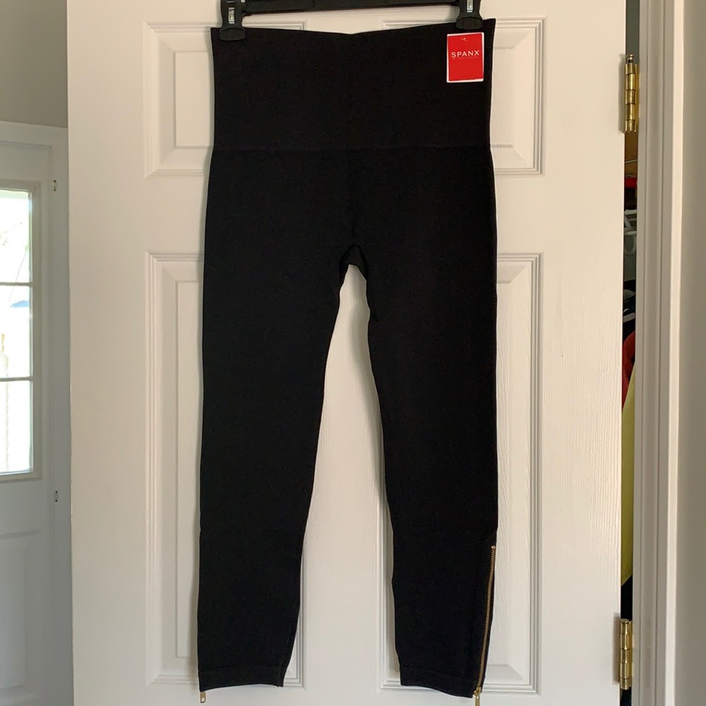 🌟SPANX SEAMLESS ANKLE ZIP LEGGINGS🌟 - Picture 2 of 5